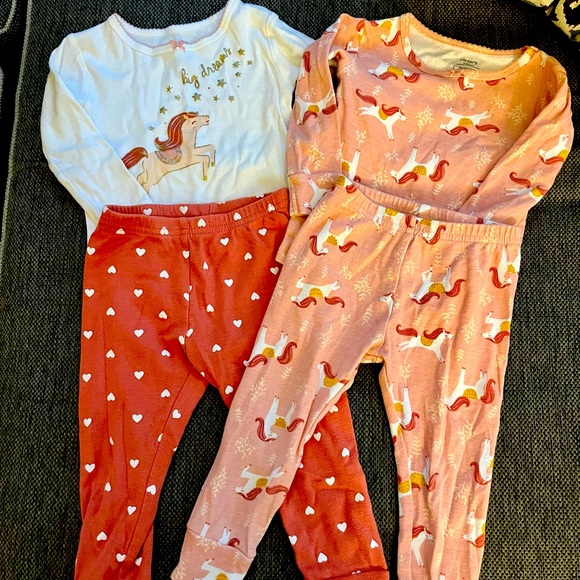 Carter’s unicorn pajama bundle 18 months - Picture 1 of 6